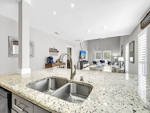 5th image of 60 Kensington Ln #60D