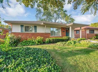 21117 Erben St, Saint Clair Shores, MI 48081