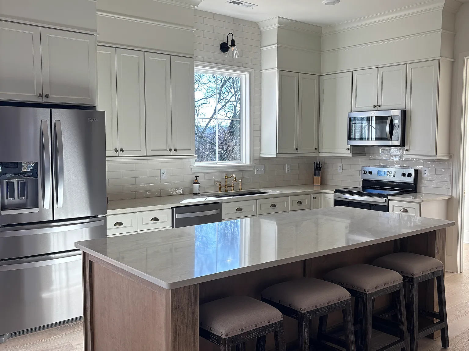 3 bed, 2.5 bath, 1920 sqft, $2,000 — Photo 4