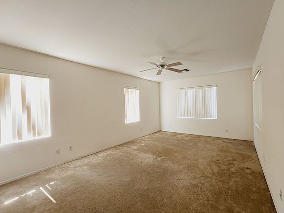 5th image of 2054 E Locust Dr