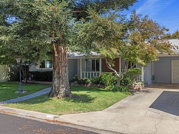 3rd image of 1106 Columbia Way