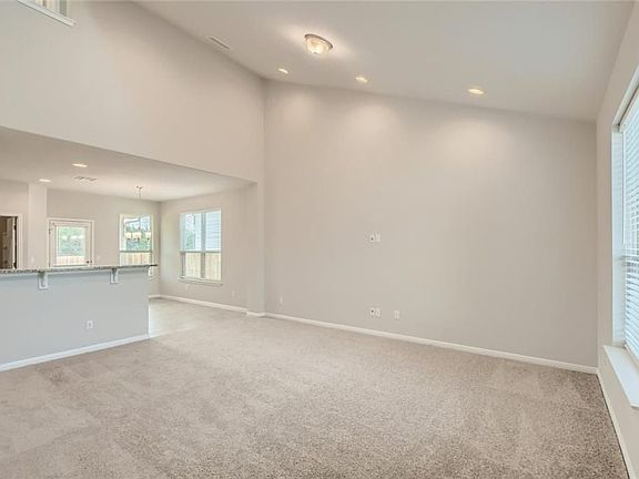 3rd image of 324 Joya Dr