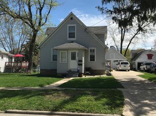 908 Wheeler St #2, Woodstock, IL 60098