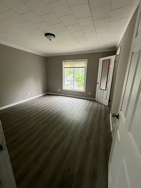 151 Kenwood Avenue - Up — Photo 3