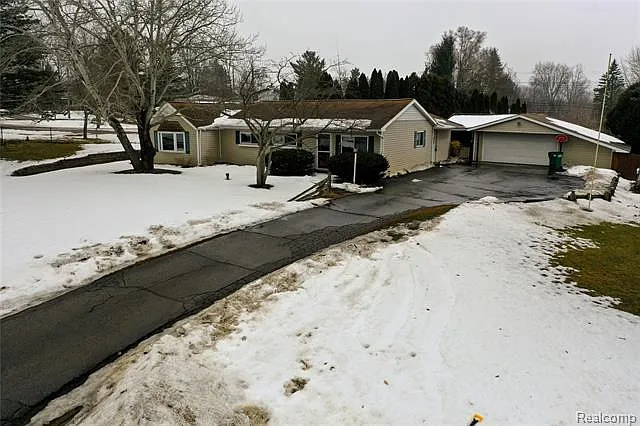 5229 Marconi St photo 1