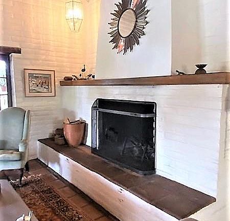 5th image of 231 E Mountain Dr