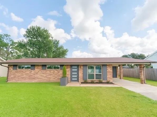 221 Thoroughbred Park Dr, Thibodaux, LA 70301