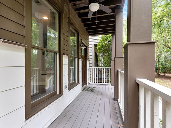 4th image of 808 Lancaster Way