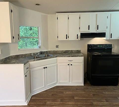 3rd image of 937 Bryson St NE #19