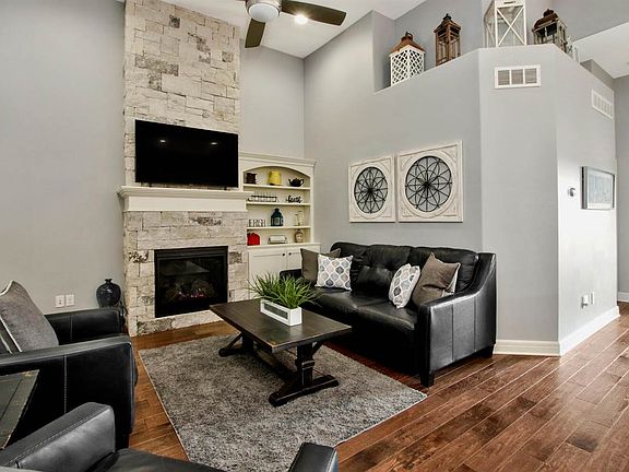 5th image of 818 McCloud Cir #205