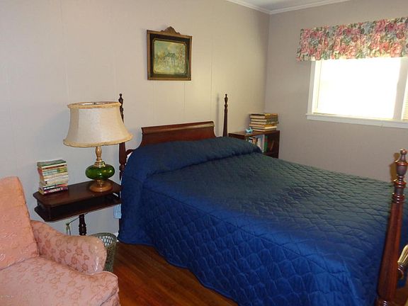 5th image of 213 Ortego St