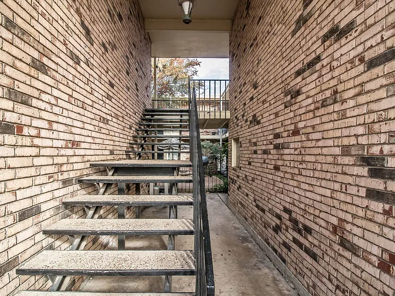 4808 Bryce Ave #4 — Photo 11