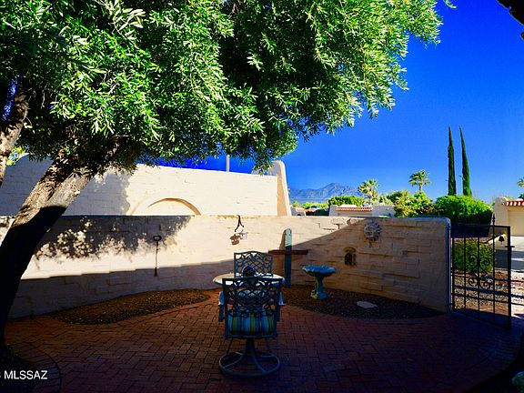 3rd image of 764 W Calle Del Regalo