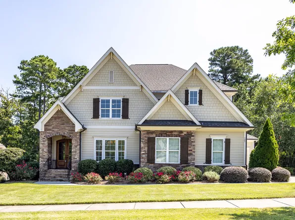 125 Honeyridge Ln, Holly Springs, NC 27540