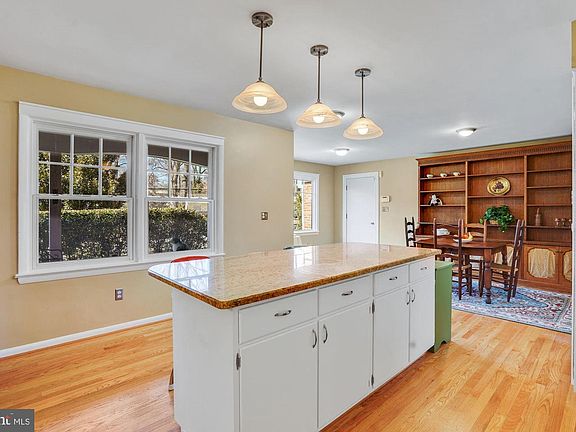 5th image of 3119 Juniper Ln