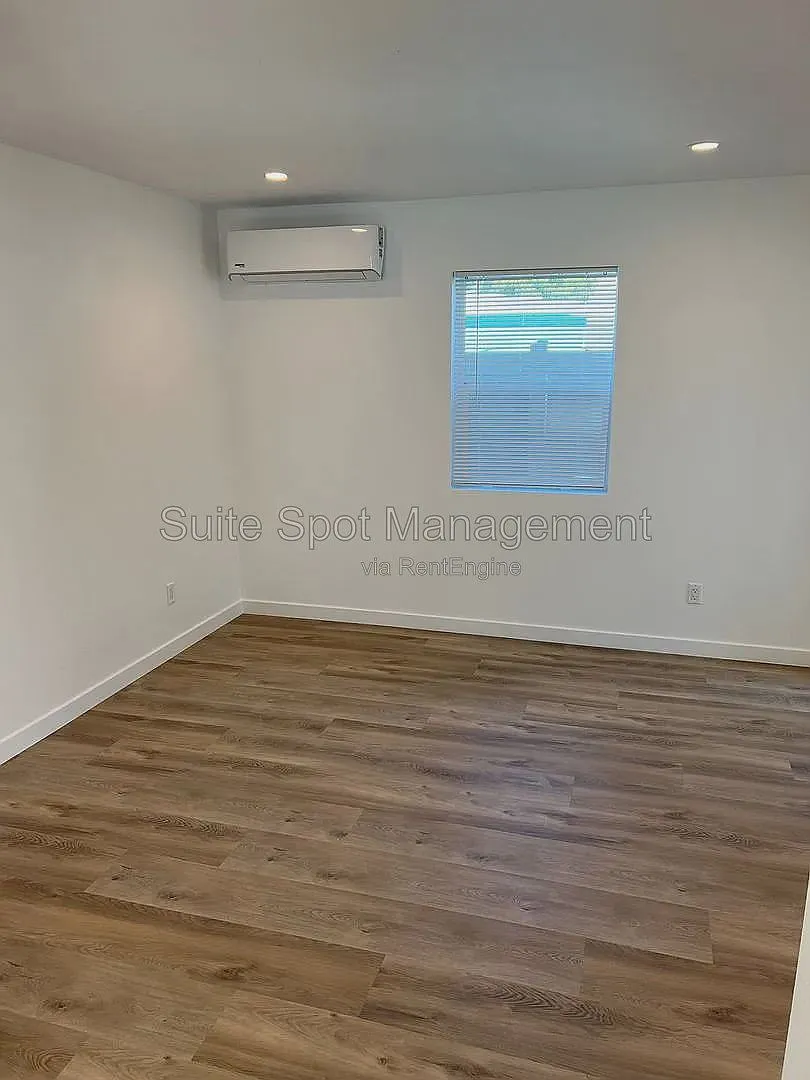 3 bed, 2.0 bath, 799 sqft, $4,150 — Photo 1