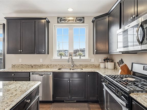 5th image of 213 Eagle Dr