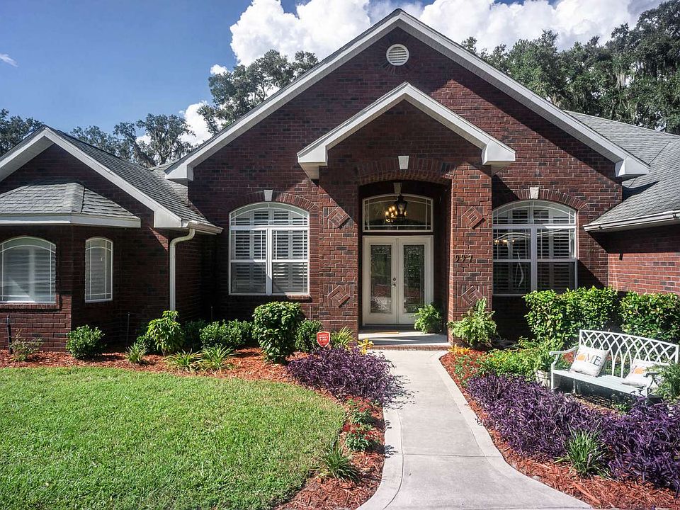 1st image of 997 NW Savannah Cir