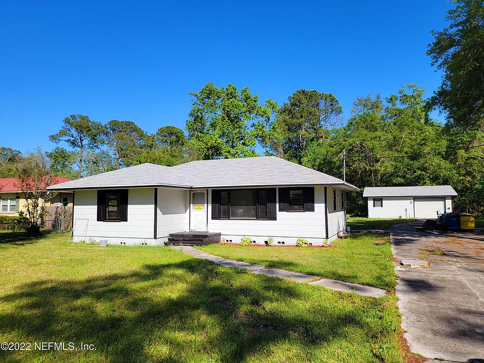 1st image of 9833 Carbondale Dr W
