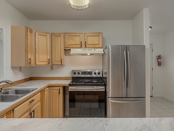 4th image of 2481 Lions Rd
