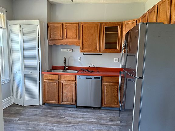 3rd image of 552 Dawson Ave APT 2