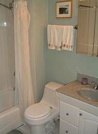5th image of 4921 N Wolcott Ave APT 2A