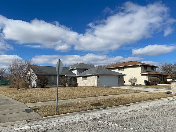 3rd image of 22634 Parkview Dr