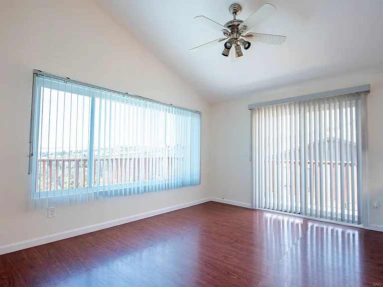 1319 Grand Ave — Photo 2