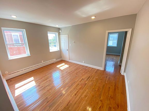 5th image of 1229 W Porter St Floor 2
