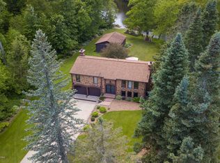 3874 Roland Dr, Eaton Rapids, MI 48827