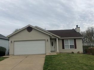 137 Hollow Creek Dr, Saint Peters, MO 63376