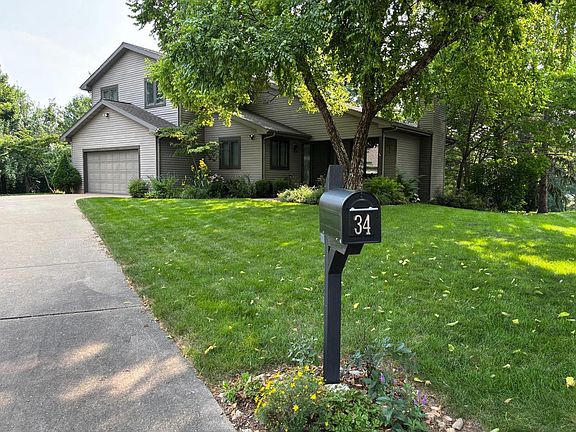 3rd image of 34 Maple View Court
