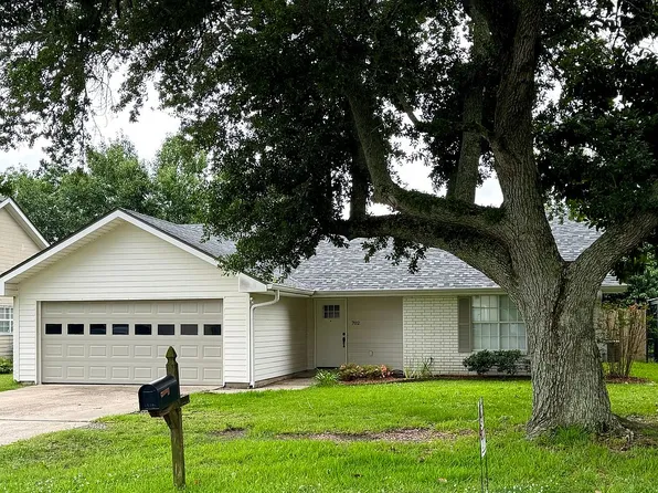 702 Canberra Rd, Lafayette, LA 70503