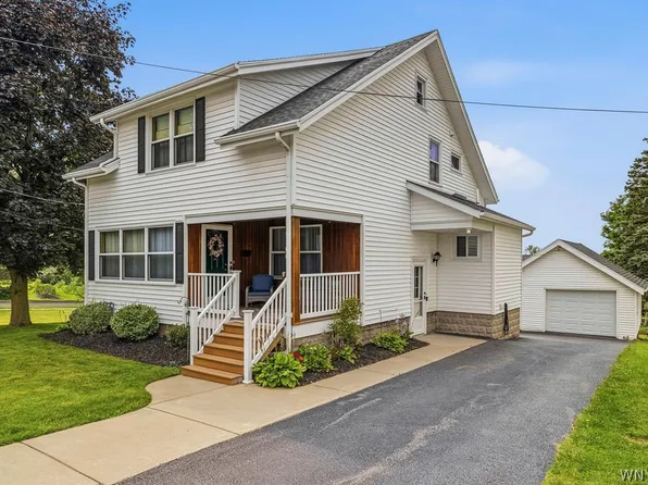 60 Bloomingdale Ave, Akron, NY 14001