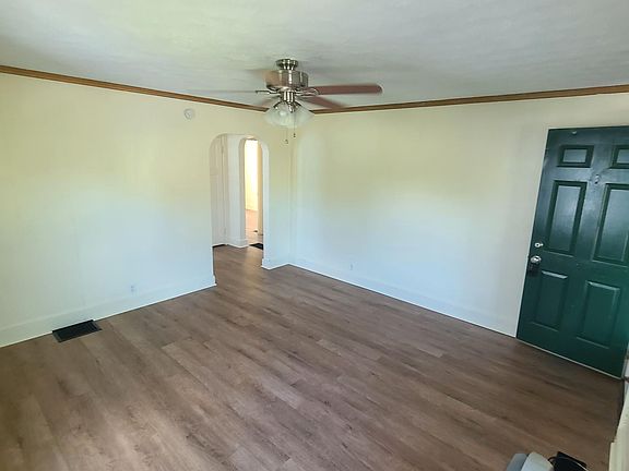 2nd image of 4032 Woodbine Ave