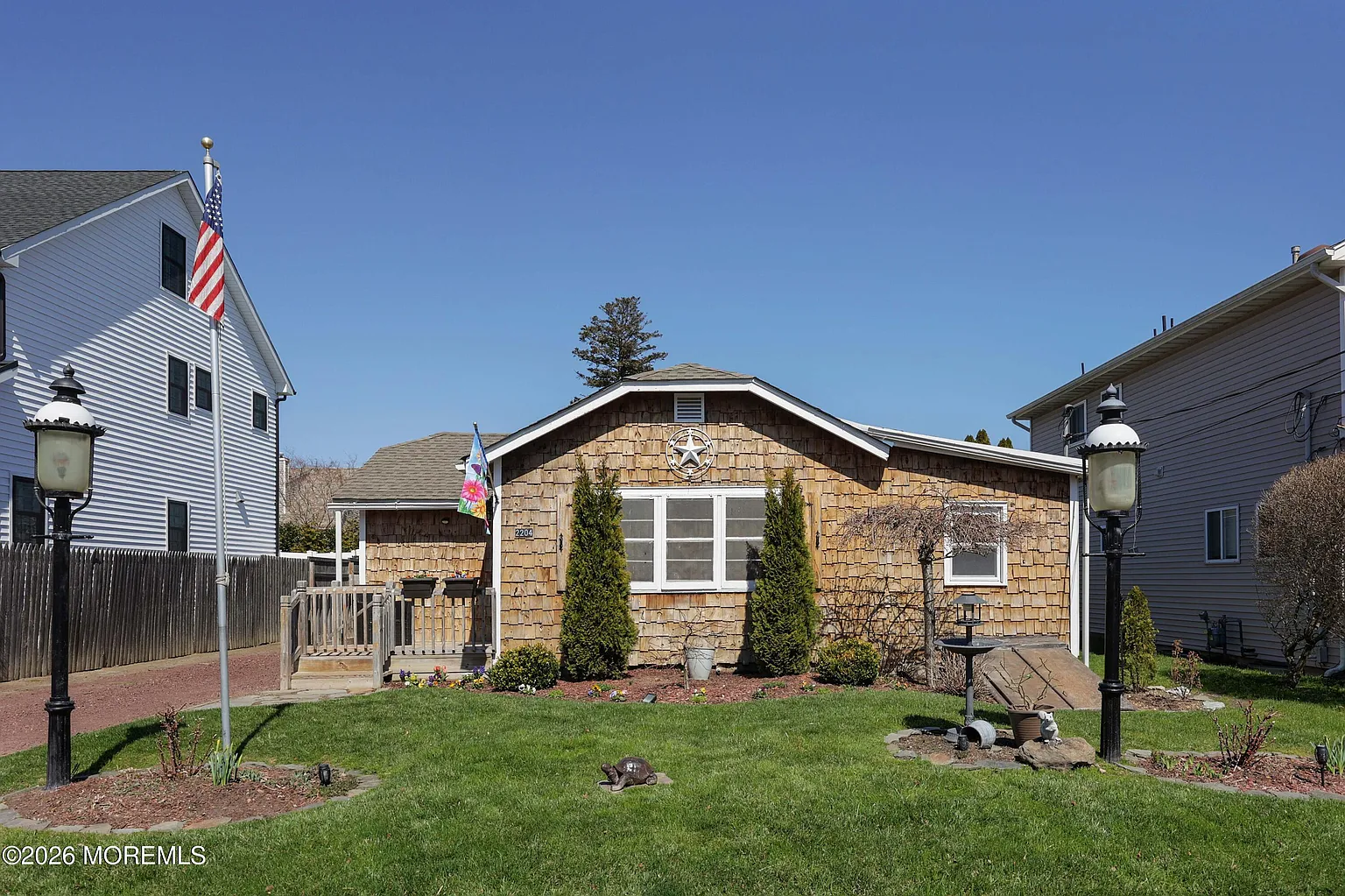 2204 Hill Avenue photo 1