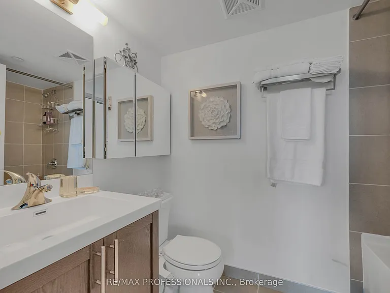 3091 Dufferin St #727 — Photo 16
