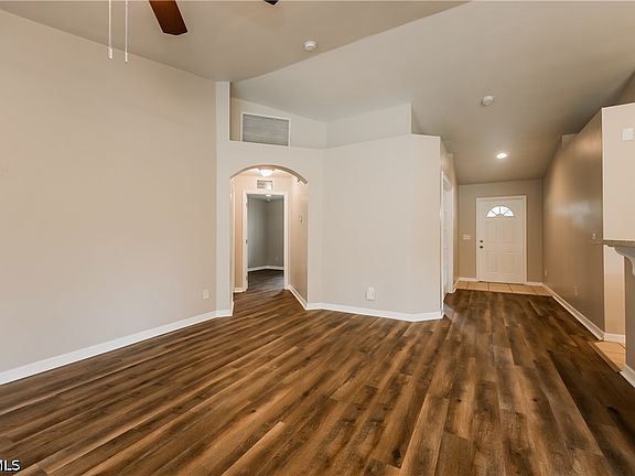 3rd image of 6004 Unice Ave N