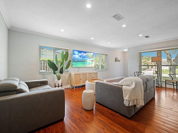 3rd image of 4270 NW 9th Court
