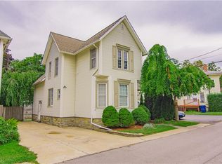 17 Carlton Pl, Lockport, NY 14094