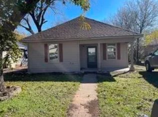1105 Jefferson St, Bowie, TX 76230