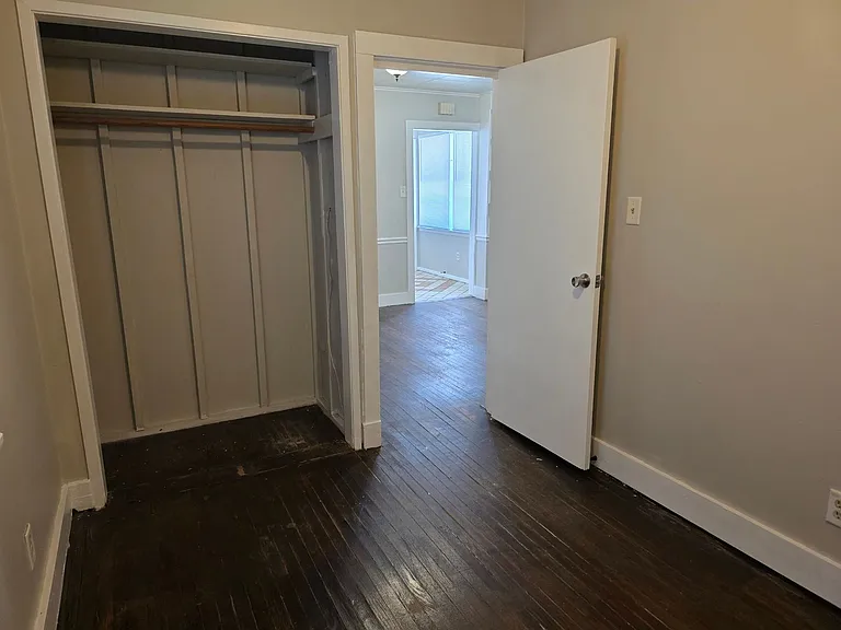 1213 E Donald St — Photo 11
