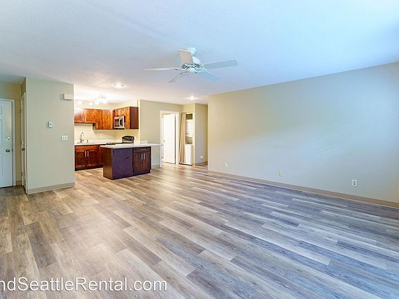 5th image of 9227 Woodlawn Ave N APT 304