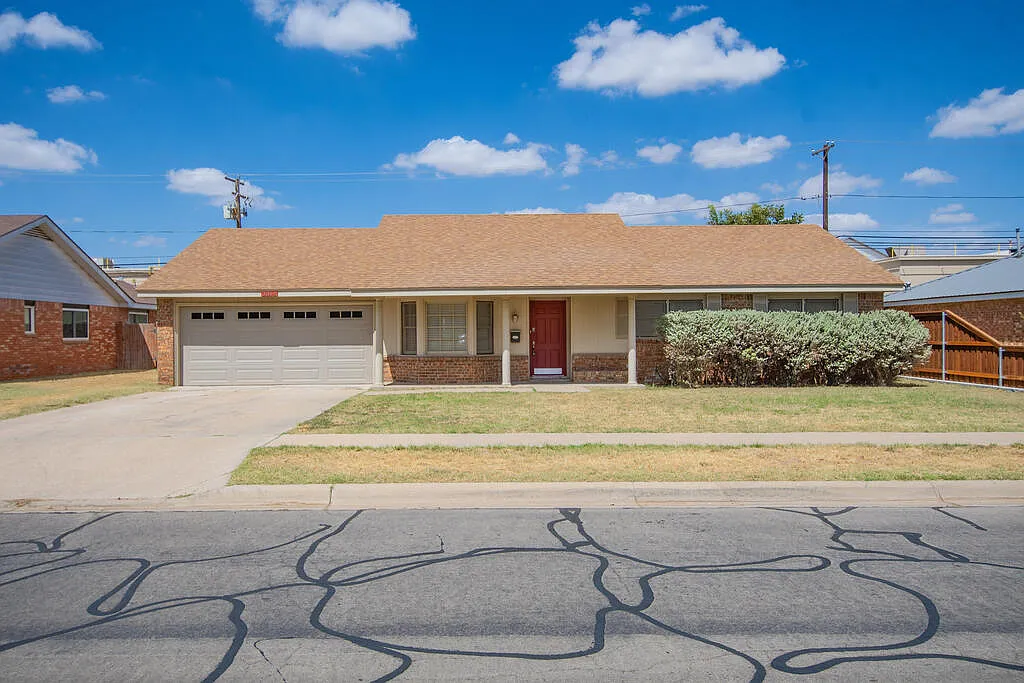 3 bed, 2.0 bath, 1724 sqft, $2,500 — Photo 4