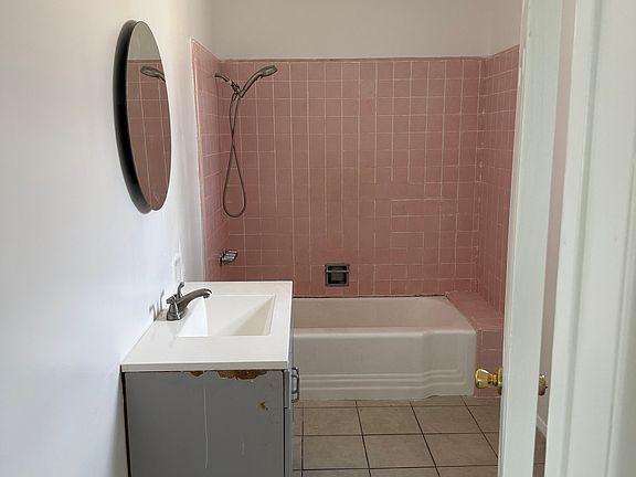 2nd image of 717 Walnut St APT 1