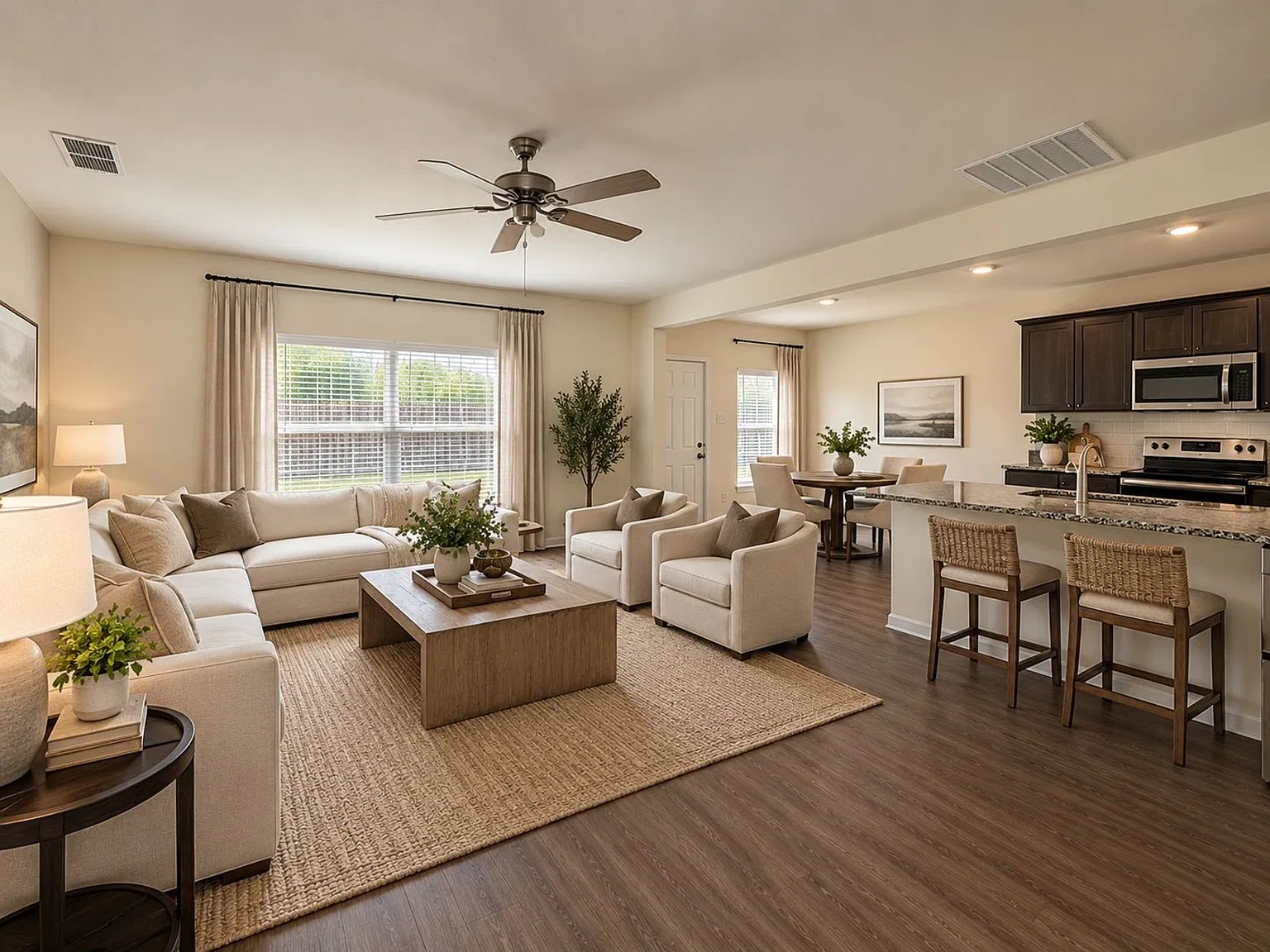 4 Bedroom Home In Seagoville Farms — Photo 2