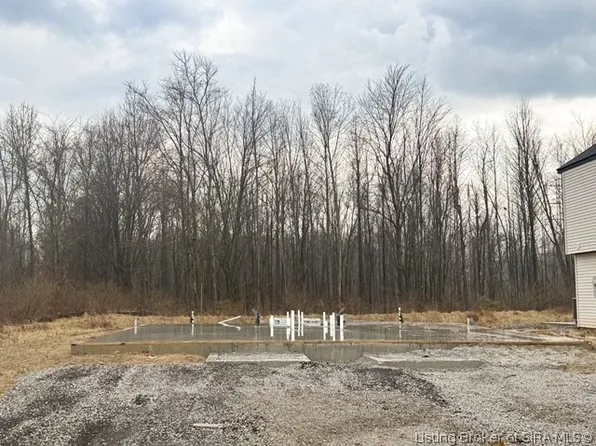 2093 Aster Drive, Jeffersonville, IN 47130