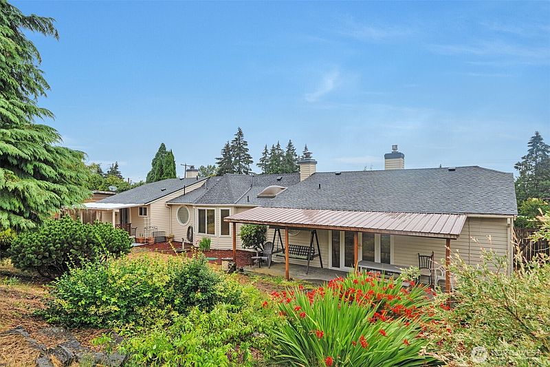4th image of 3811 S 239th Street