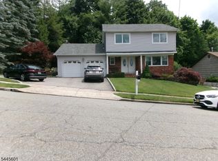 12 Wolfe Dr, Wanaque, NJ 07465