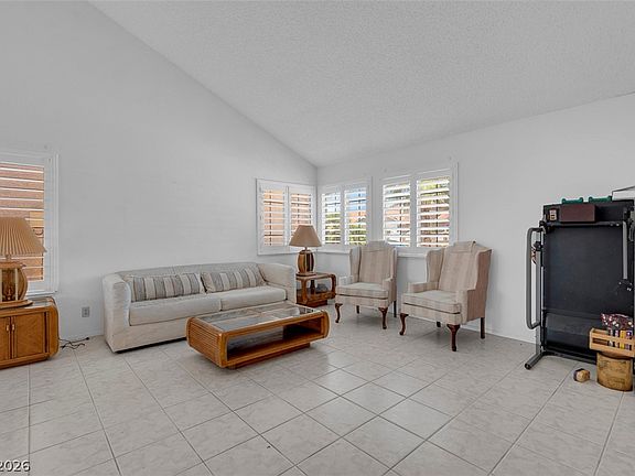 4th image of 273 Cordero Dr